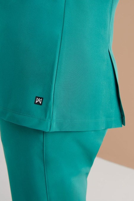 Casaca Sanitaria Cuello V Slim Fit – WORKERS UNIFORMES