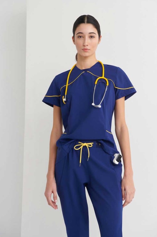 Casaca Sanitaria Cuello V Rib Slim Fit – WORKERS UNIFORMES