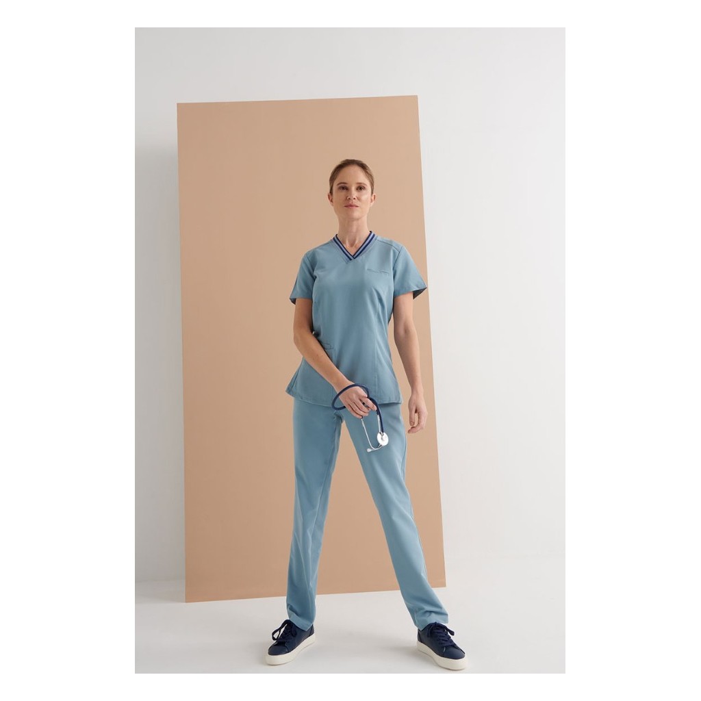 Casaca Sanitaria Cuello V Slim Fit – WORKERS UNIFORMES