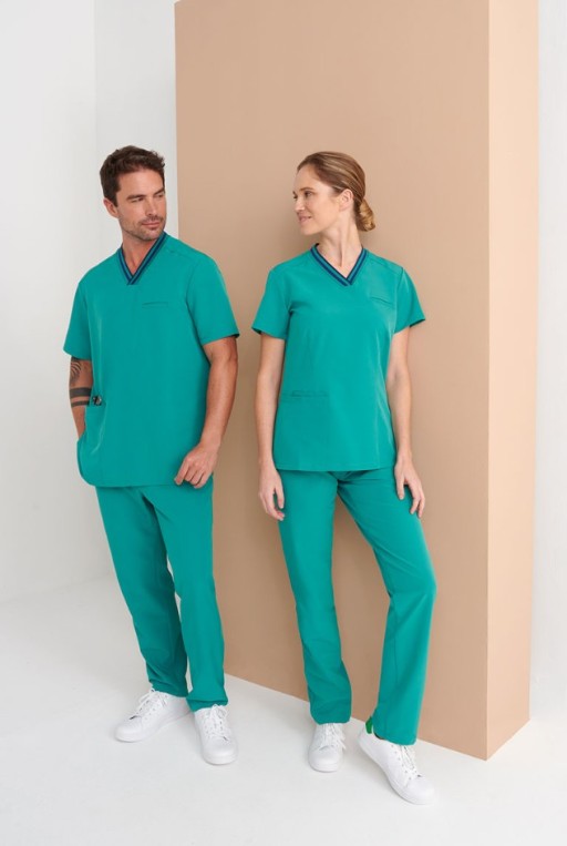 Casaca Sanitaria Cuello V Slim Fit – WORKERS UNIFORMES 2