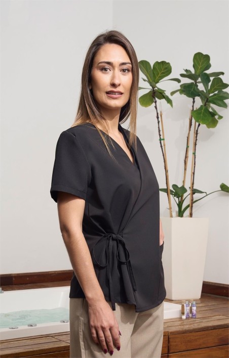 CASACA SEÑORA CON ESCOTE PICO