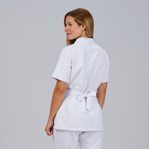 Blusa sanitaria mujer Amaya | Workers Uniformes 2