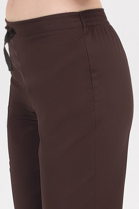Pantalón mujer marrón acampanado Dyneke | Workers Uniformes